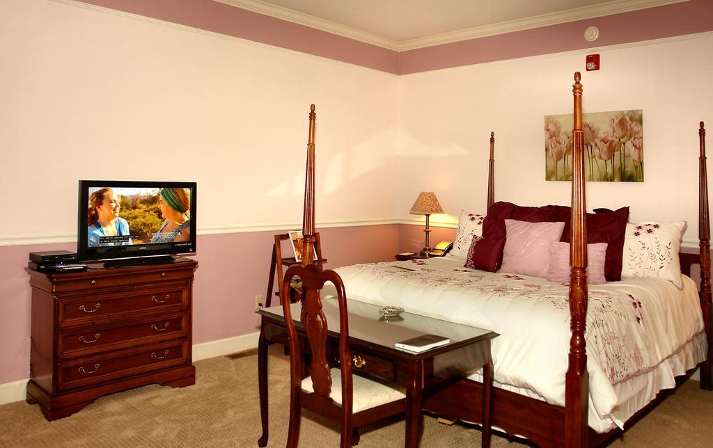 Eight Gables Inn Gatlinburg Pokój zdjęcie